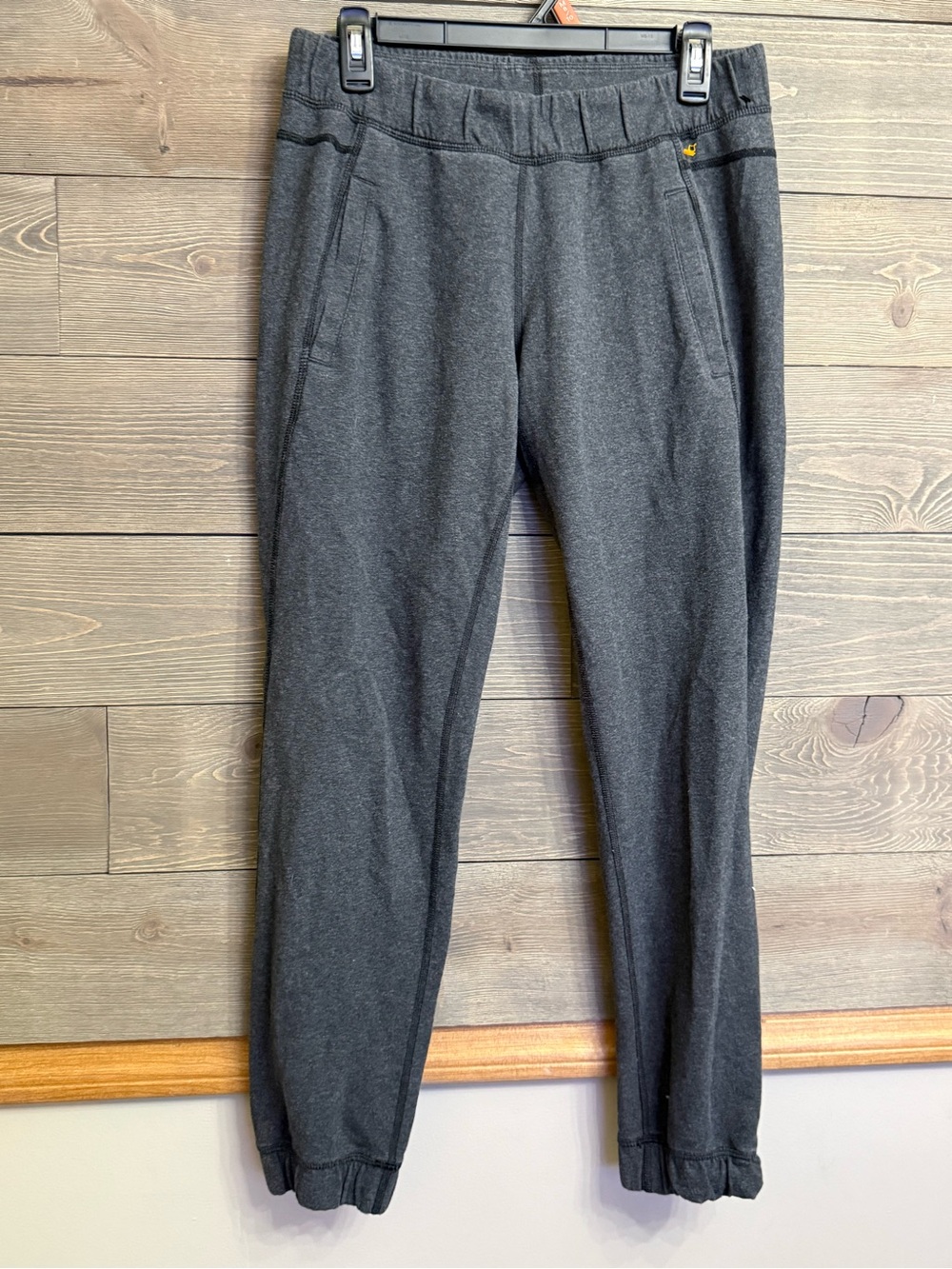 Lululemon woman’s casual gray jogger pants
